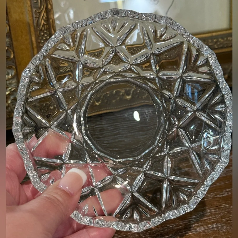 Walther Glass Vintage Bonboniere Crystal glass bowl with lid resembles Yarai cut